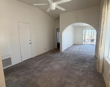 505 S Farrell Drive - Photo Thumbnail 3