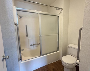 505 S Farrell Drive - Photo Thumbnail 12