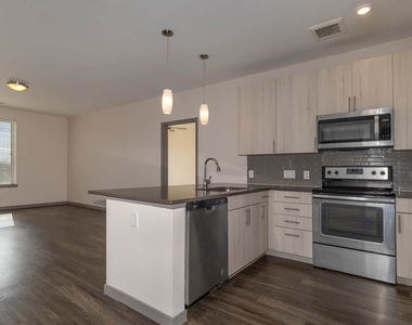 6950 E Chenango Ave - Photo Thumbnail 9