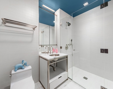 350 W Broadway - Photo Thumbnail 9
