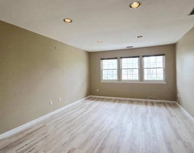 173 Colony Drive - Photo Thumbnail 13