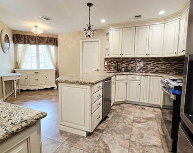 173 Colony Drive - Photo Thumbnail 2