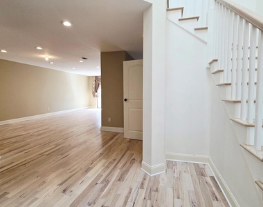 173 Colony Drive - Photo Thumbnail 3