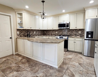 173 Colony Drive - Photo Thumbnail 1