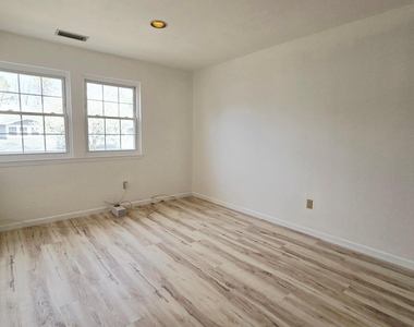 173 Colony Drive - Photo Thumbnail 11