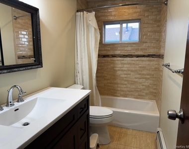 113 Maple Boulevard - Photo Thumbnail 4