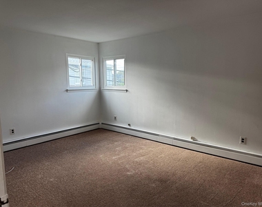 113 Maple Boulevard - Photo Thumbnail 8