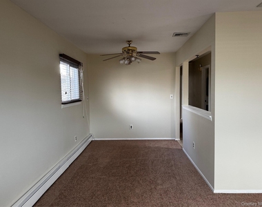 113 Maple Boulevard - Photo Thumbnail 3