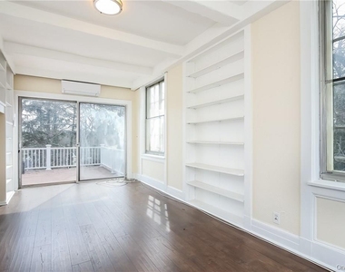 50 Greenacres Avenue - Photo Thumbnail 3