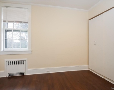 50 Greenacres Avenue - Photo Thumbnail 10