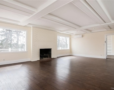 50 Greenacres Avenue - Photo Thumbnail 2