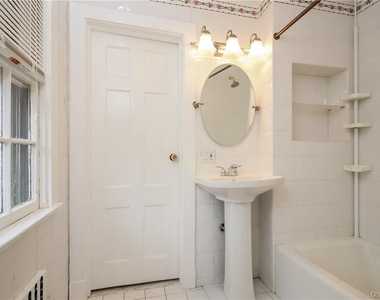 50 Greenacres Avenue - Photo Thumbnail 15
