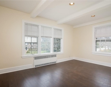 50 Greenacres Avenue - Photo Thumbnail 13