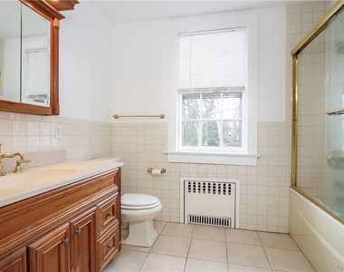 50 Greenacres Avenue - Photo Thumbnail 8