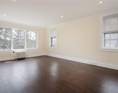 50 Greenacres Avenue - Photo Thumbnail 7