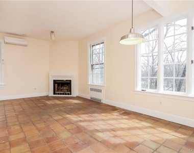 50 Greenacres Avenue - Photo Thumbnail 5