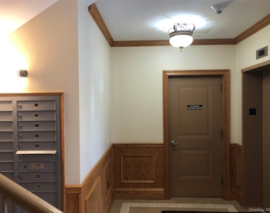 147 Main Street - Photo Thumbnail 8