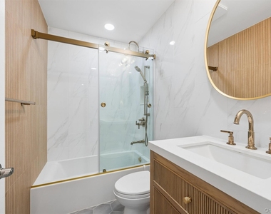 585 Dune Road - Photo Thumbnail 9