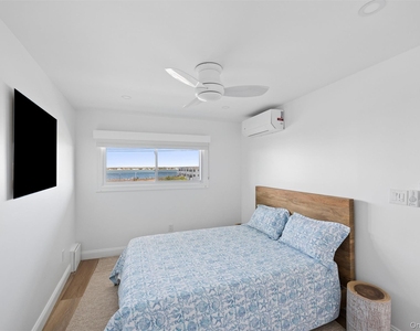585 Dune Road - Photo Thumbnail 10