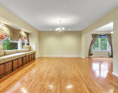 47 Carriage Road - Photo Thumbnail 5