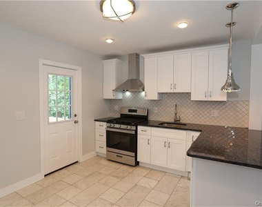 6 E Catherine Street - Photo Thumbnail 4