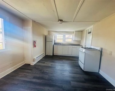 18 Taylor Avenue - Photo Thumbnail 12