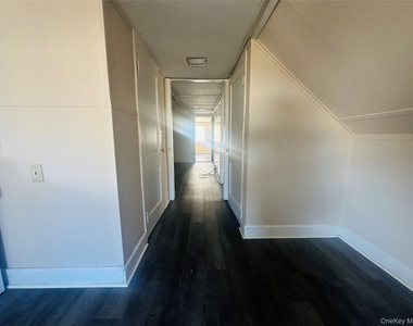 18 Taylor Avenue - Photo Thumbnail 9