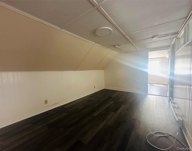 18 Taylor Avenue - Photo Thumbnail 2