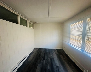 18 Taylor Avenue - Photo Thumbnail 7