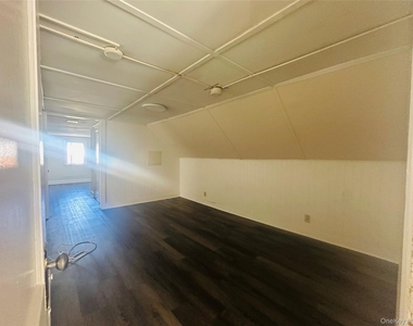 18 Taylor Avenue - Photo Thumbnail 3