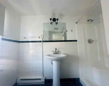 18 Taylor Avenue - Photo Thumbnail 14