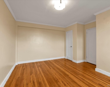 275 Maple Avenue - Photo Thumbnail 9