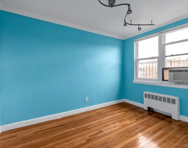 275 Maple Avenue - Photo Thumbnail 10