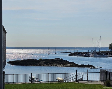 1035 Shore Acres Drive - Photo Thumbnail 25