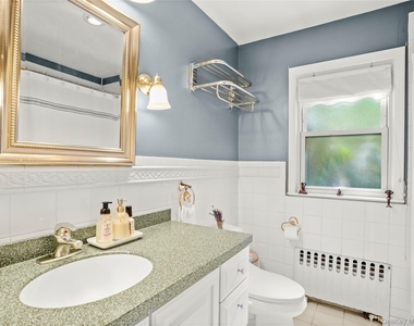 1035 Shore Acres Drive - Photo Thumbnail 8