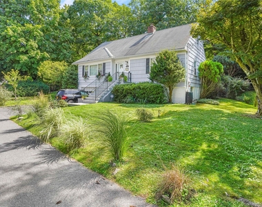 1035 Shore Acres Drive - Photo Thumbnail 21