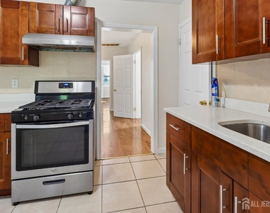 660 Charles Street - Photo Thumbnail 18