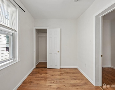 660 Charles Street - Photo Thumbnail 11