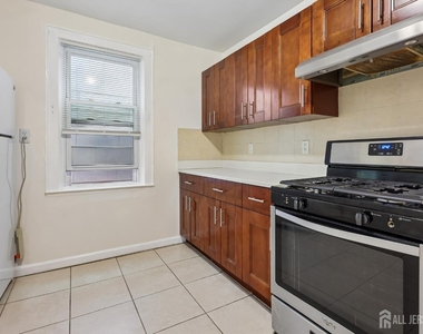 660 Charles Street - Photo Thumbnail 15