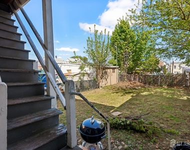 660 Charles Street - Photo Thumbnail 5