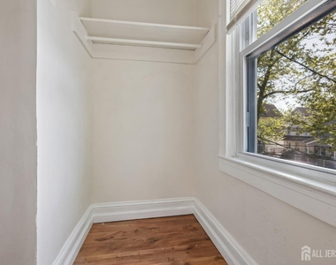 660 Charles Street - Photo Thumbnail 8