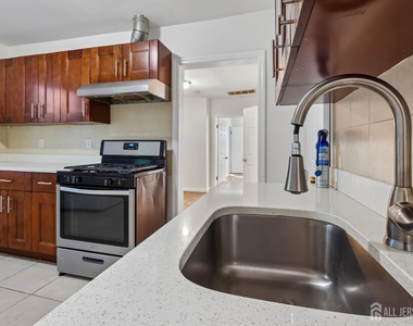 660 Charles Street - Photo Thumbnail 14