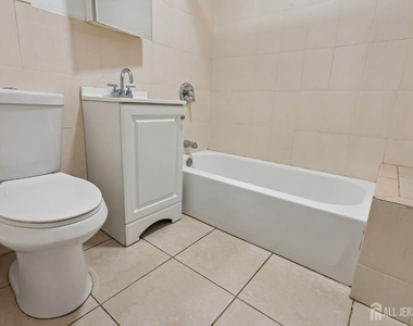 660 Charles Street - Photo Thumbnail 17
