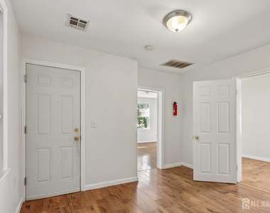 660 Charles Street - Photo Thumbnail 7