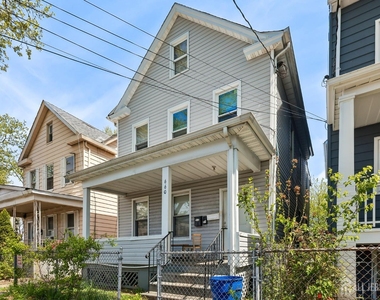 660 Charles Street - Photo Thumbnail 3
