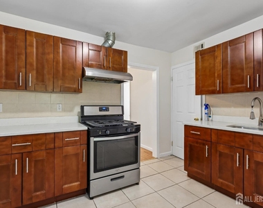 660 Charles Street - Photo Thumbnail 13