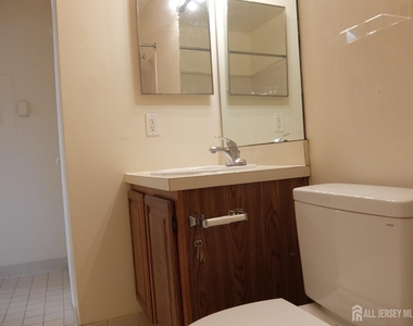 4906 Ravens Crest Drive - Photo Thumbnail 25