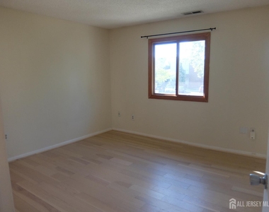 4906 Ravens Crest Drive - Photo Thumbnail 20