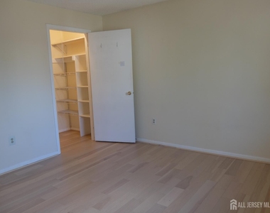 4906 Ravens Crest Drive - Photo Thumbnail 22