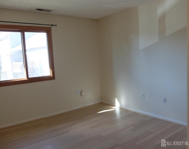 4906 Ravens Crest Drive - Photo Thumbnail 32